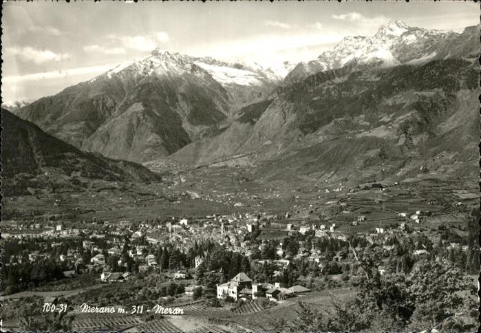Merano Meran Gesamtansicht mit Alpenpanorama