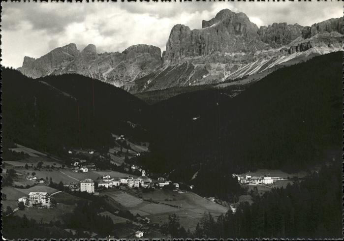 Welschnofen Suedtirol Veduta panoramica Strada delle Dolomiti Dolomitenstrasse