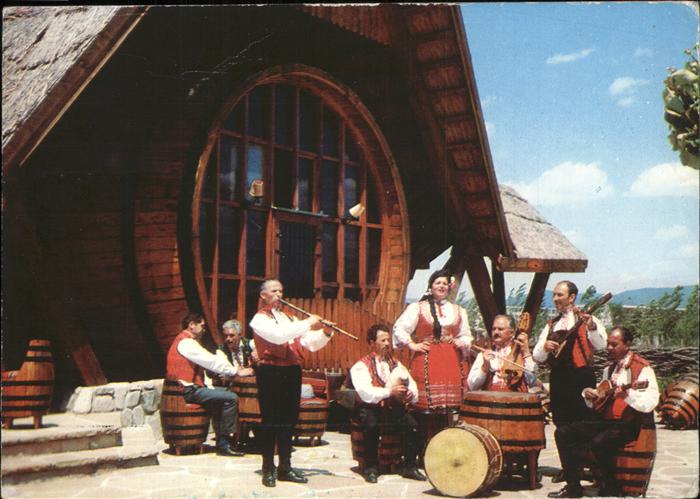 Slantschev Brjag Restaurant Batschwata Fass Musik Instrument