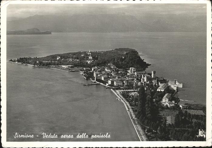 Sirmione Lago di Garda Veduta aerea della penisola