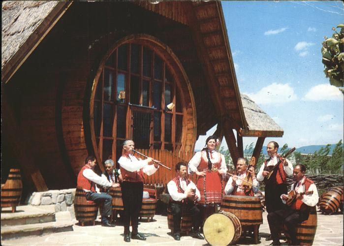 Slantschev Brjag Restaurant Batschvata Fass Musik Instrument