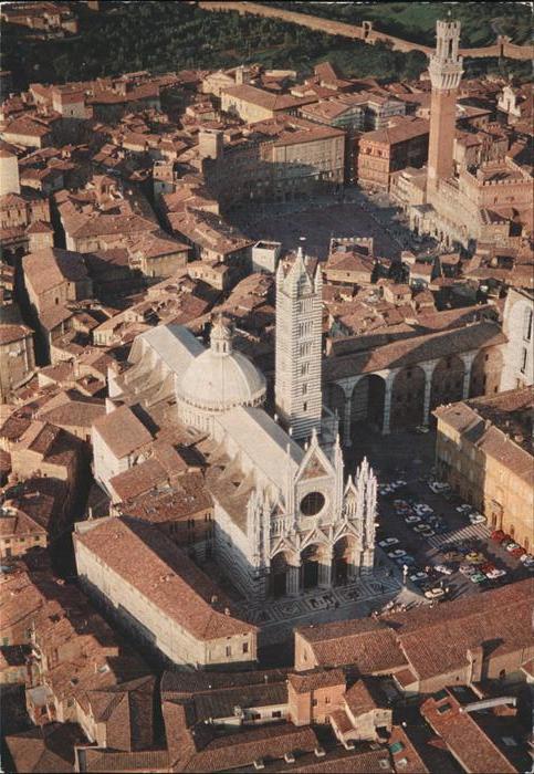 Siena La Cattedrale e Palazzo Comunale Fliegeraufnahme