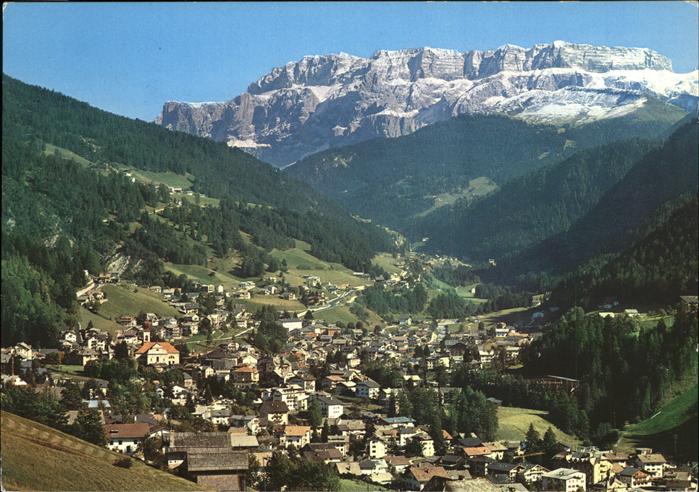 St Ulrich Groeden Tirol gegen Sellastock Panorama