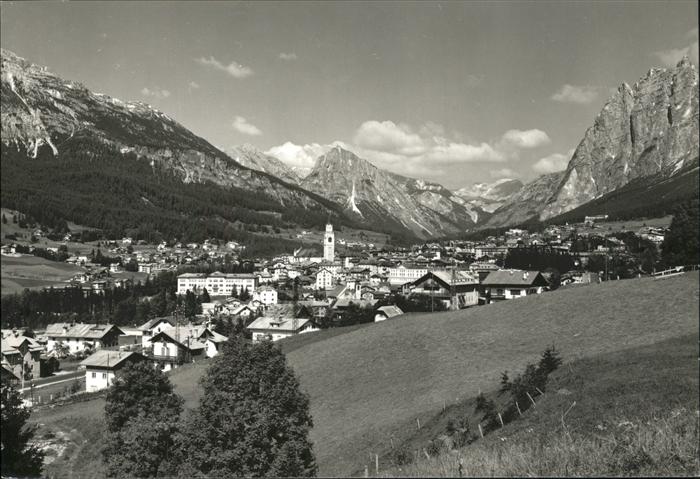 Cortina d Ampezzo mit Col Rosa