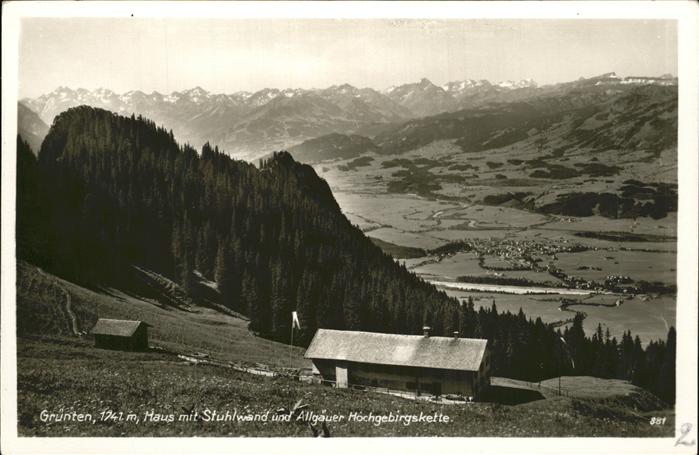 Gruenten Haus mit Stuhlwand und Allgaeuer Alpen