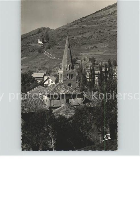 Abries Eglise et le calvaire Vallee du Queyras