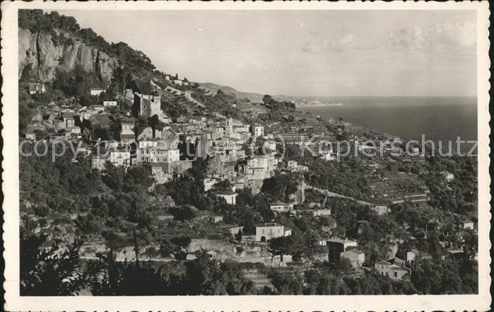 Roquebrune-Cap-Martin Le vieux village et vue sur l'Italie