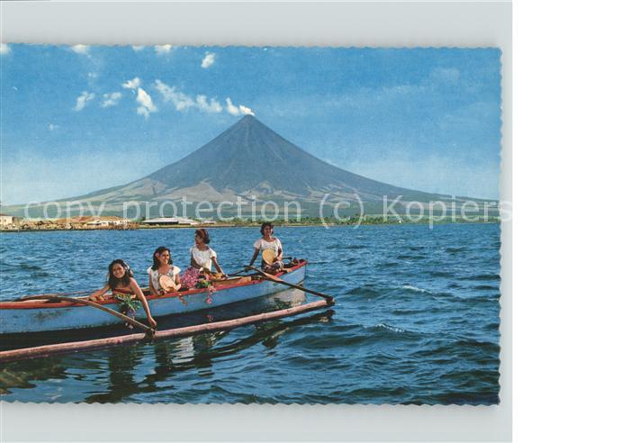 Vulkane Geysire Vulcans Geysers Boating near the Volcano Mayon Philippi