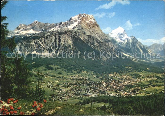 Cortina d Ampezzo mit Dolomiten