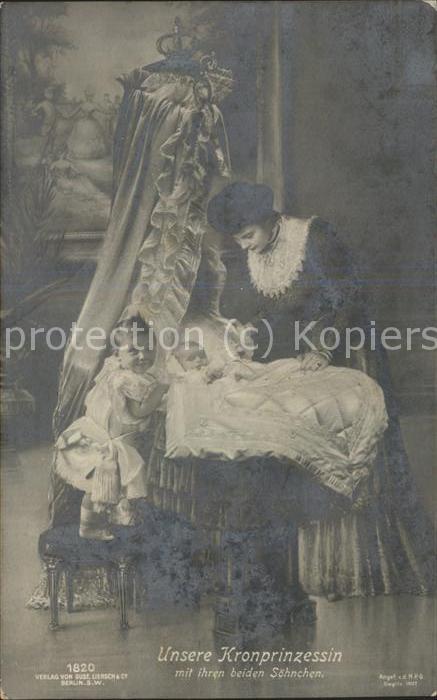 Adel Kronprinzessin Söhnchen Wiege