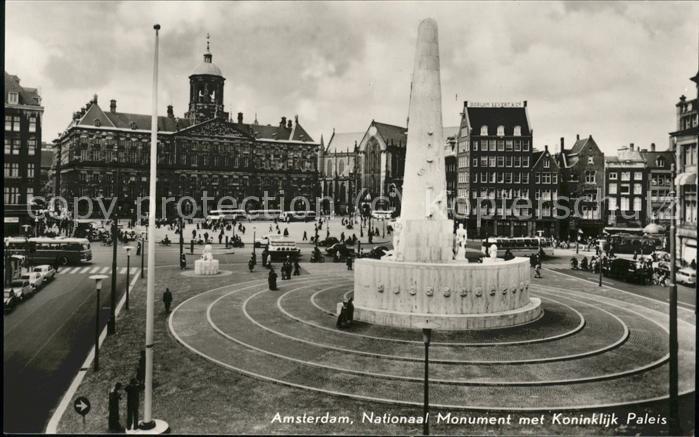 Amsterdam Niederlande Natinaal Monument met Koninklijk Paleis