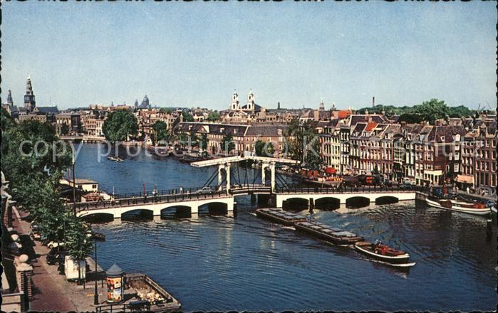 Amsterdam Niederlande Magere Bruecke ueber die Amstel