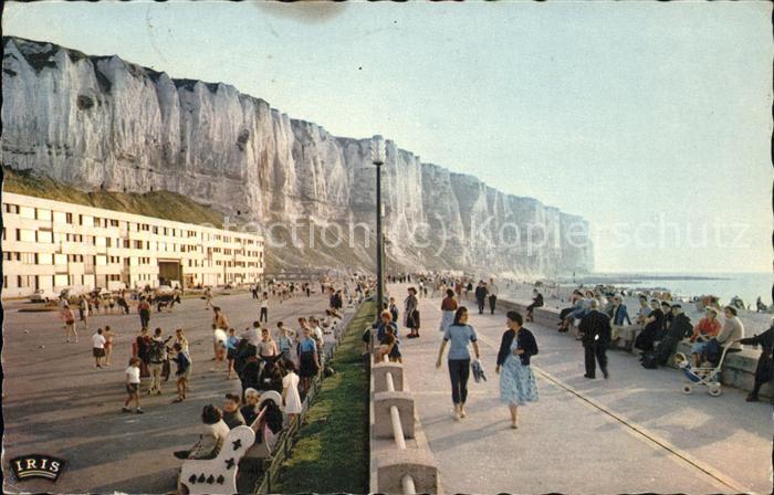 Le Treport L_Esplanade et les Falaises