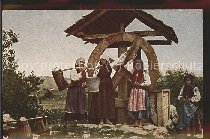 Balkan Frauen am Dorfbrunnen