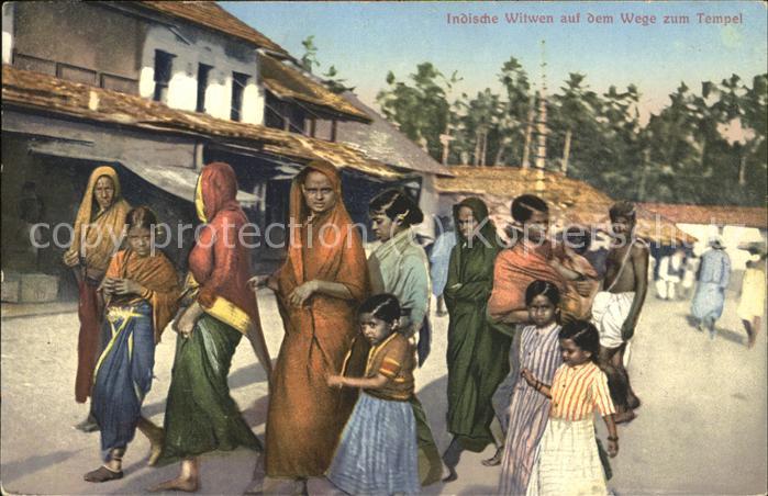 Indien Indische Witwen auf dem Weg zum Tempel