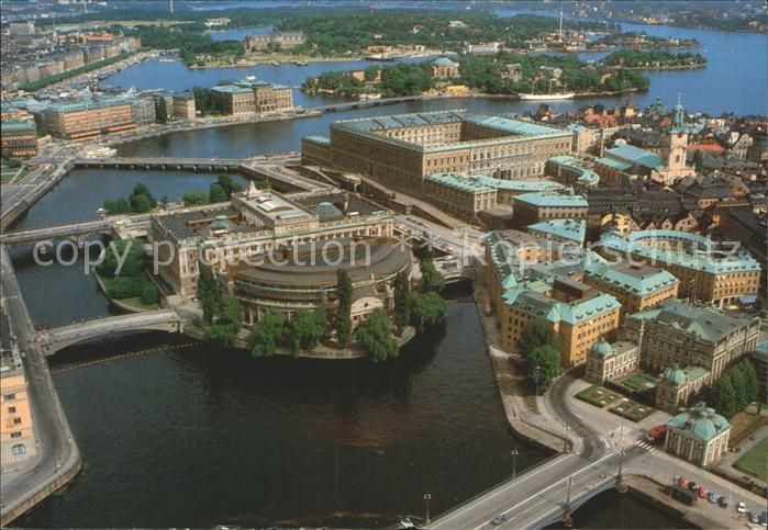 Stockholm Reichstagsgebaeude Koenigliches Schloss Domkirche Fliegeraufnahme