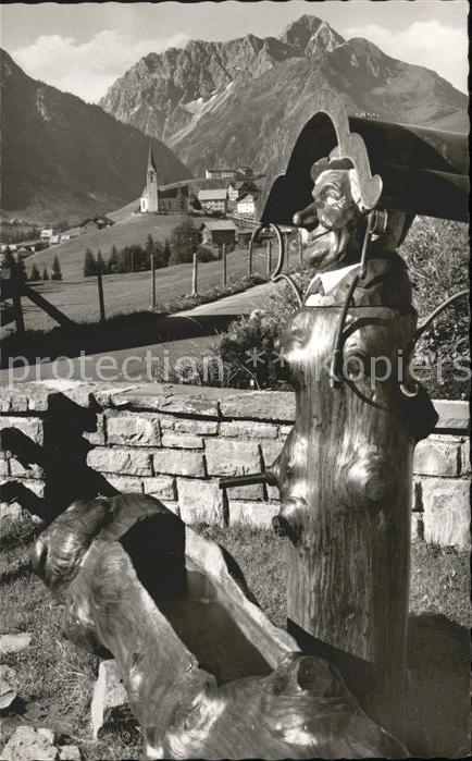 Hirschegg Kleinwalsertal Vorarlberg Ignazbrunnen im Walsertal und Widderstein