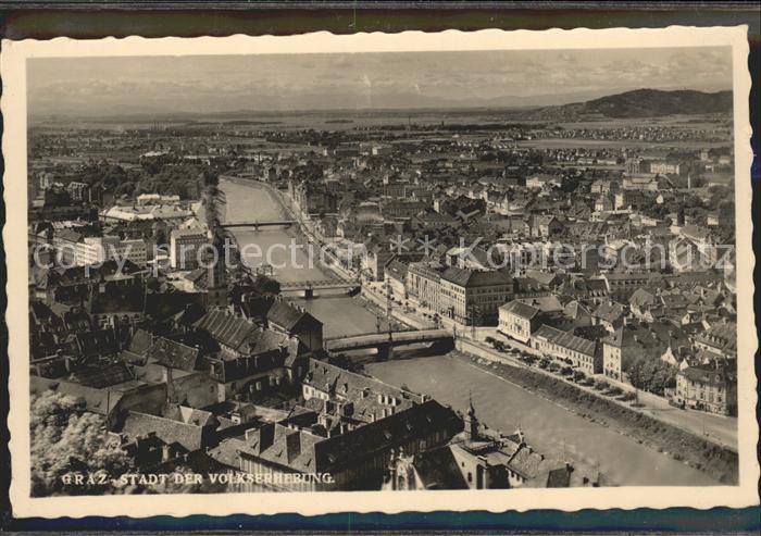Graz Steiermark Blick über die Stadt Mur Brücken Stadt
