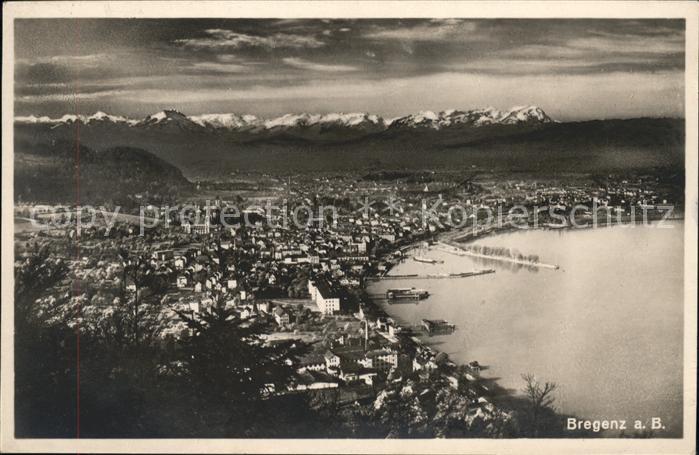 Bregenz Vorarlberg Panorama mit Schweizer Bergen Bodensee Hafen
