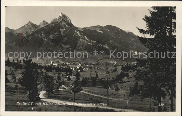 Reutte Tirol Panorama mit Hoellenspitze und Gehrenspitze Allgaeuer Alpen