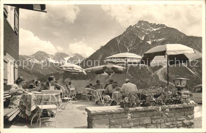 Mittelberg Kleinwalsertal Berghotel Restaurant Alte Krone Terrassenausblick auf