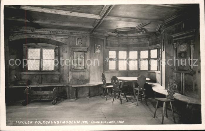 Innsbruck Tiroler Volkskunstmuseum Stube aus Ladis 17. Jahrhundert