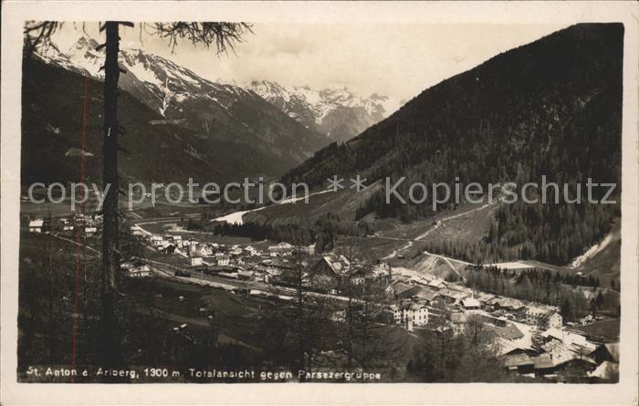 St Anton Arlberg Totalansicht gegen Parselergruppe