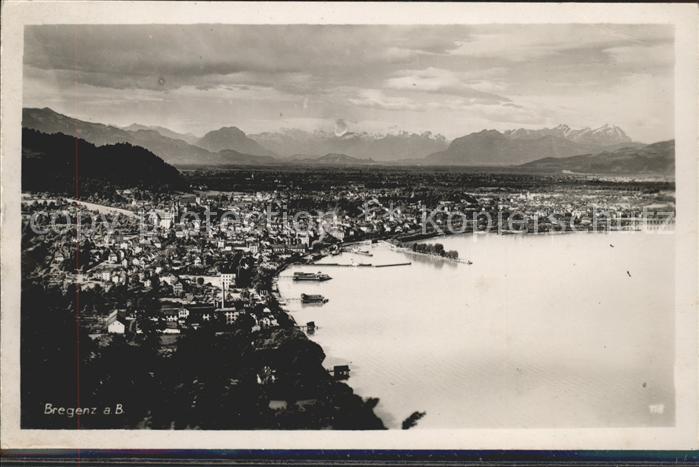 Bregenz Vorarlberg Panorama Rheintal mit Schweizer Bergen Bodensee Hafen