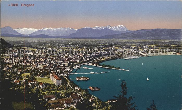 Bregenz Vorarlberg Panorama Rheintal mit Schweizer Bergen Bodensee Hafen