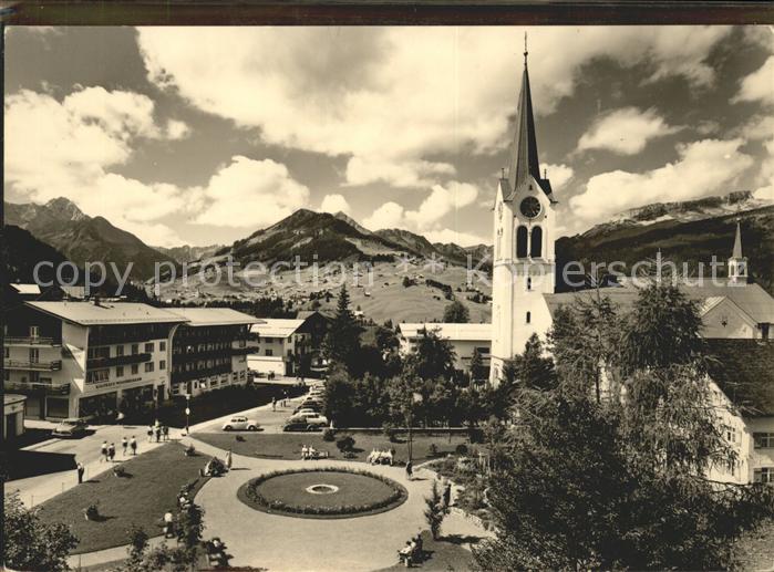 Riezlern Kleinwalsertal Vorarlberg Partie an der Kirche