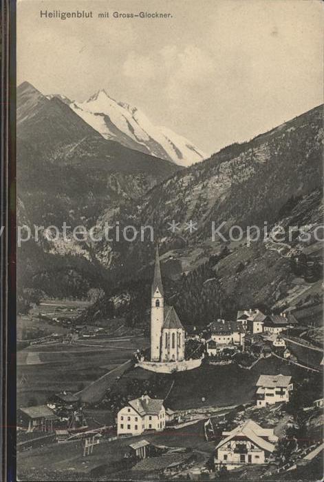 Heiligenblut Kaernten mit Kirche und Grossglockner