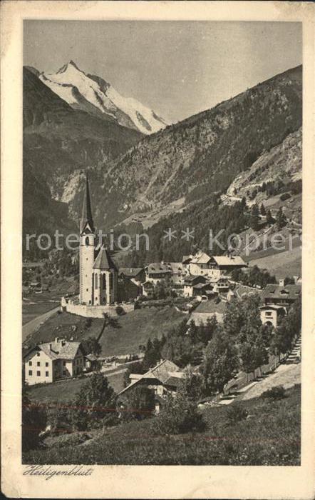 Heiligenblut Kaernten mit Kirche und Grossglockner