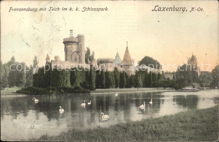 Laxenburg Franzensburg mit Teich im kk Schlosspark