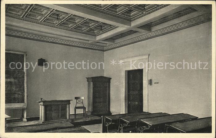 Berndorf Niederoesterreich Volks und Hauptschule Lehrzimmer dorisc