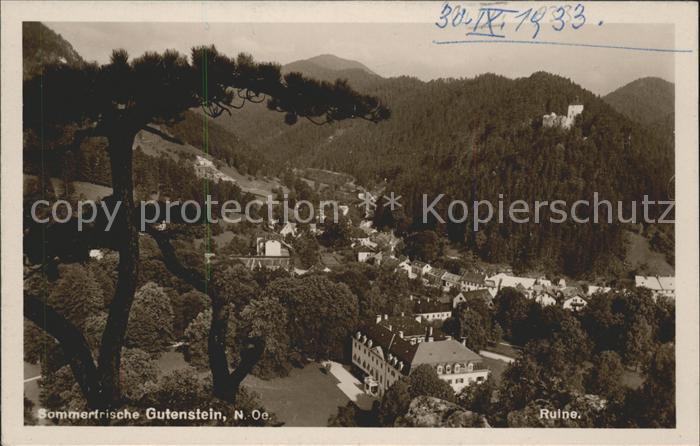 Gutenstein Niederoesterreich Ortsblick mit Ruine Gutenstein