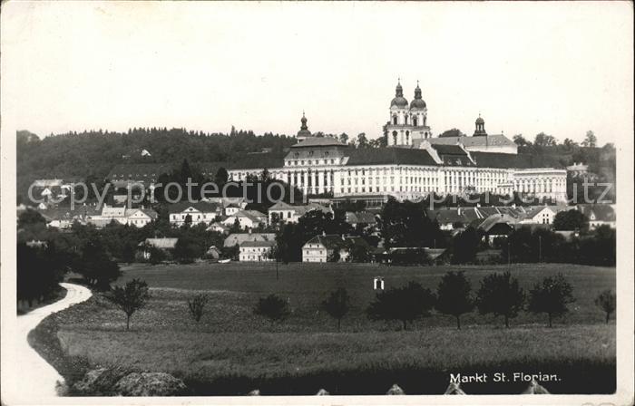 Sankt Florian Ortsansicht mit Stift Kloster Barock