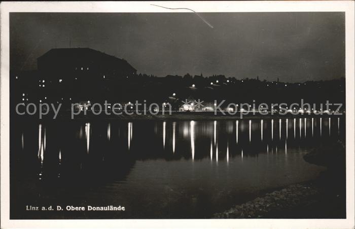 Linz Donau Obere Donaulaende Park bei Nacht