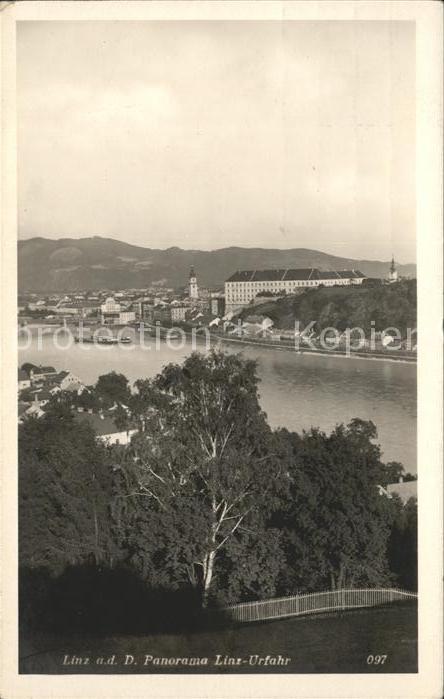 Linz Donau Panorama mit Urfahr