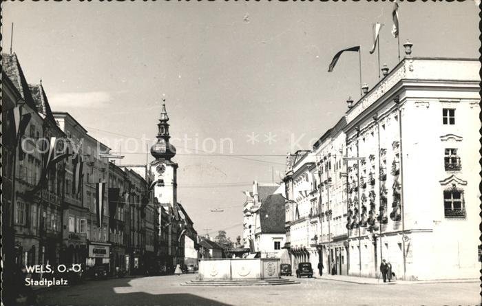 Wels Oberoesterreich Stadtplatz Brunnen Kirchturm