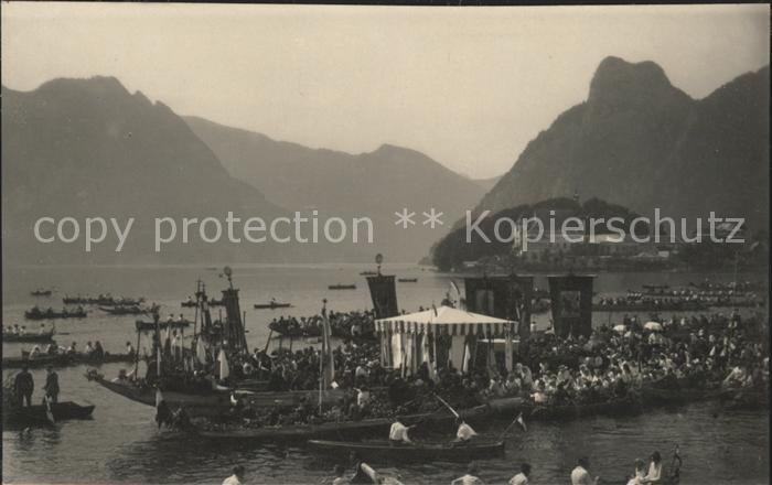 Traunkirchen Frohnleichnamsprozession auf dem Trauns