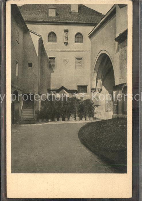 Salzburg Oesterreich Benediktinerkloster Nonnberg Kircheneingang