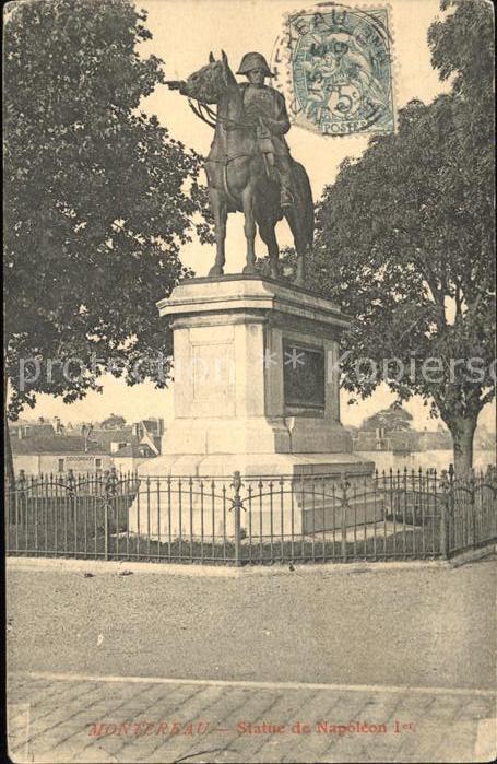 Napoleon Bonaparte Montereau Statue de Napoleon