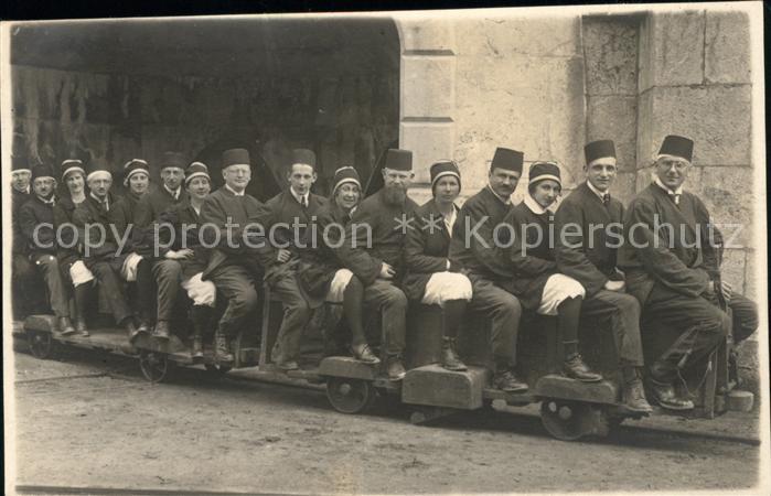 Salzbergwerk Berchtesgaden Bergbahn Gruppenfoto