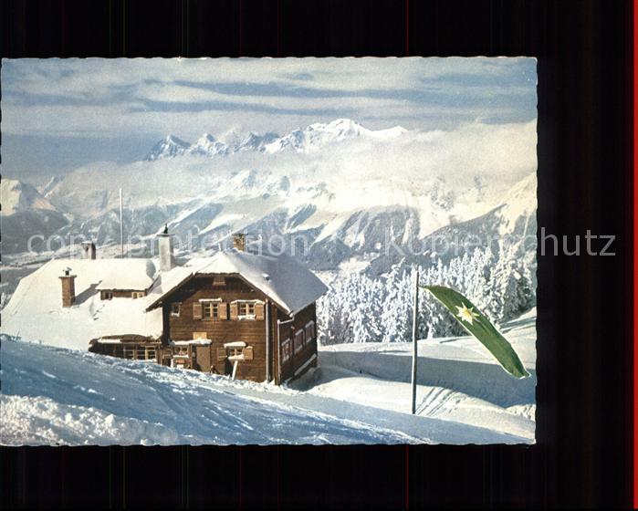 Schladmingerhuette auf der Planei gegen Dachstein Schutzhü