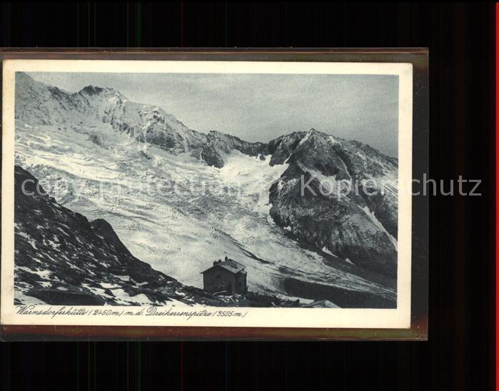 Warnsdorfer Huette mit Dreiherrnspitze Schutzhaus Venedigergruppe Hohe Tauern