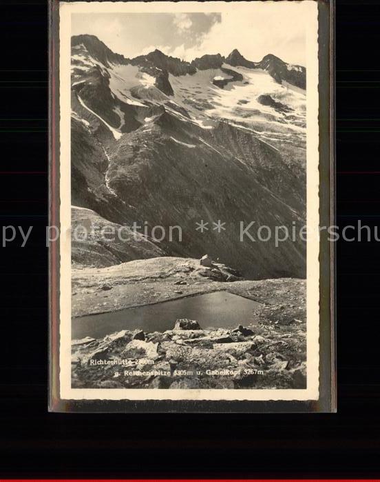 Richterhuette gegen Reichenspitze und Gabelkopf Schutzhaus Zillertaler Alpen