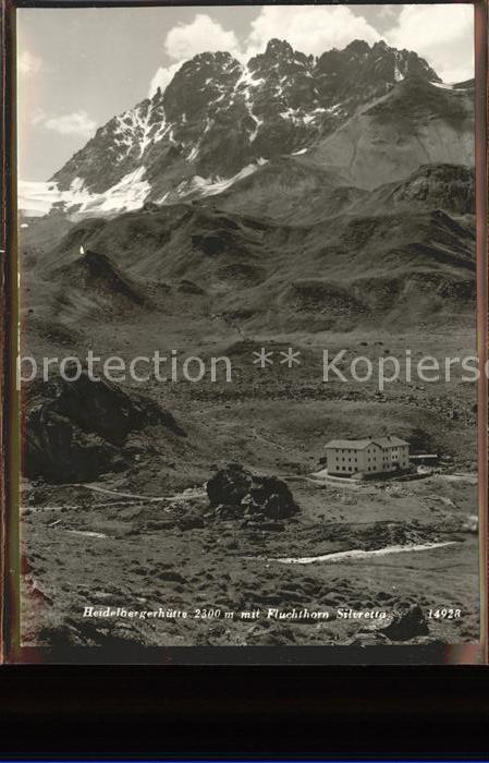 Heidelberger Huette gegen Fluchthorn Schutzhaus Silvretta