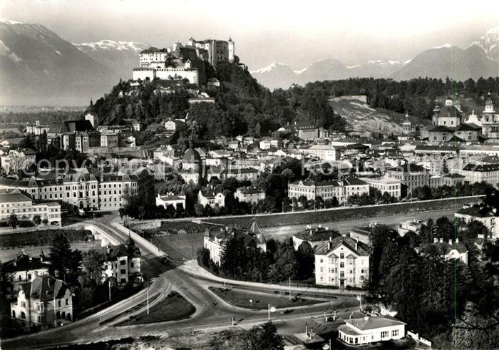 Salzburg Oesterreich mit Lattengebirge und Stauffen