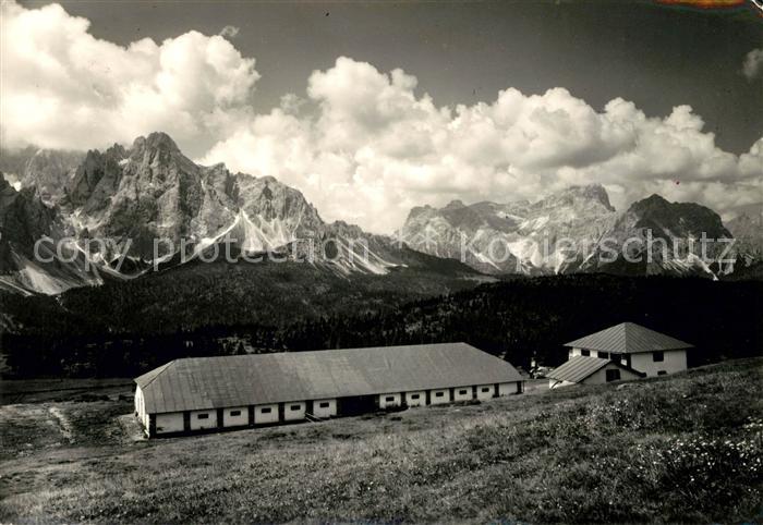 Sexten Sesto Suedtirol Nemesalpe mit Rotwandspitze
