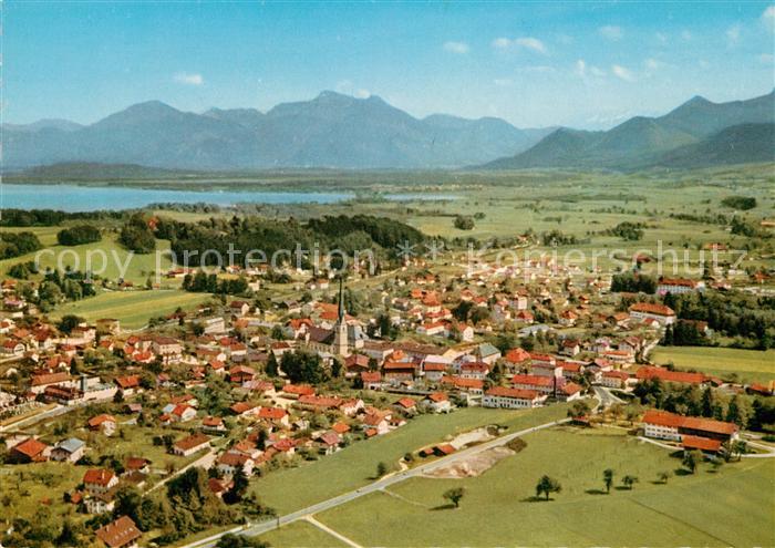 Prien Chiemsee mit Hochfelln und Hochgern Chiemgauer Alpen Fliegeraufnahme